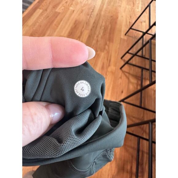 Lululemon Base Pace High Rise Reflective Tights Size 4 - Picture 7 of 7